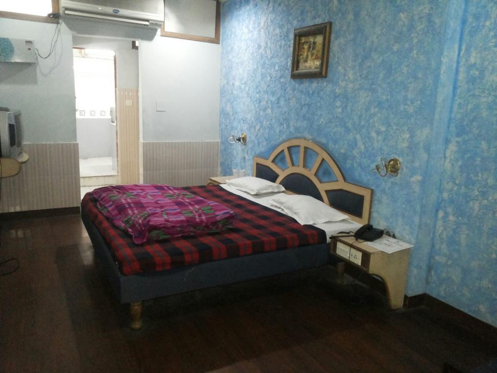 Hotel Saurab Dehradun Exterior photo